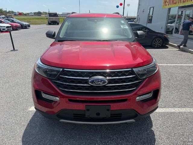 Certified 2022 Ford Explorer XLT w/ Equipment Group 202A AWD/4WD image 3