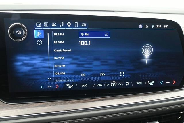 Used 2025 Chevrolet Suburban Z71 AWD/4WD image 12
