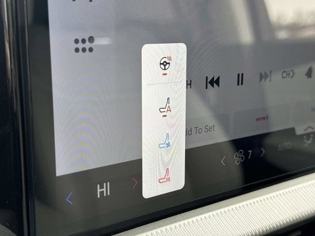 Certified 2025 Ford Explorer Platinum w/ Ultimate Package image 24