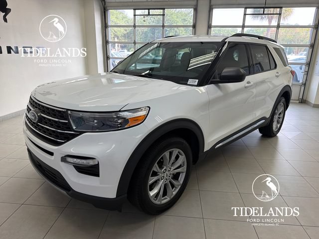 Certified 2023 Ford Explorer XLT w/ Equipment Group 202A AWD/4WD image 4