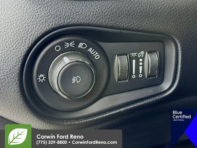 Used 2023 Jeep Renegade Trailhawk image 13