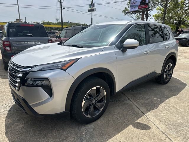 Used 2024 Nissan Rogue SV FWD image 1