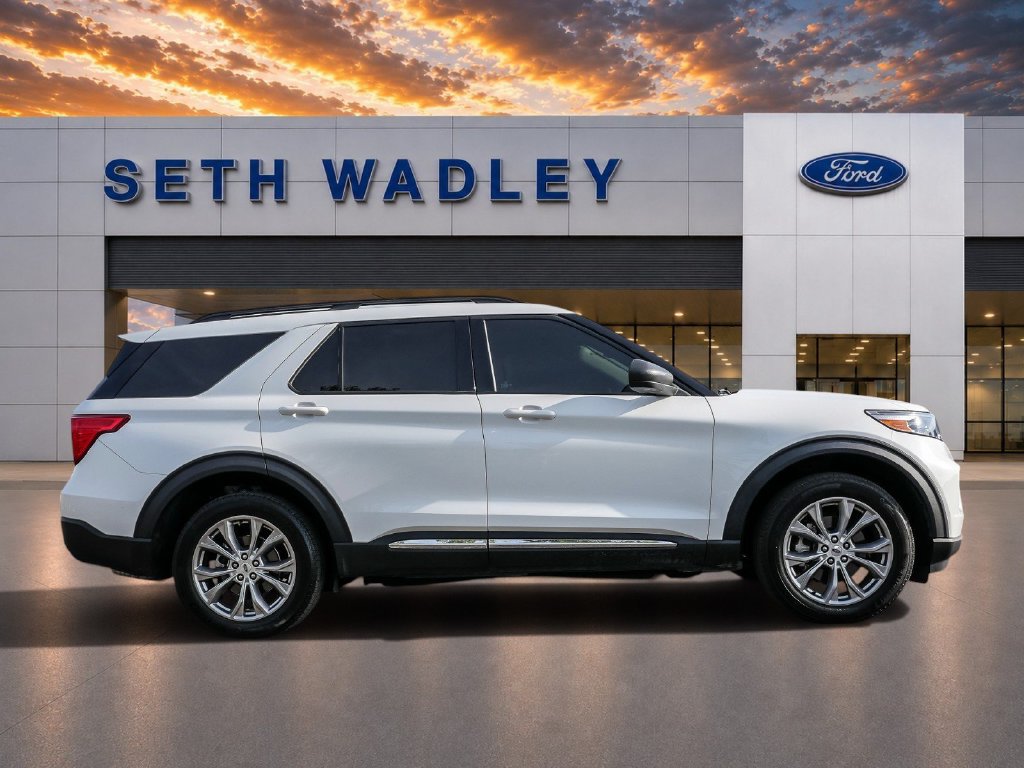 Certified 2023 Ford Explorer XLT w/ Equipment Group 202A AWD/4WD image 8