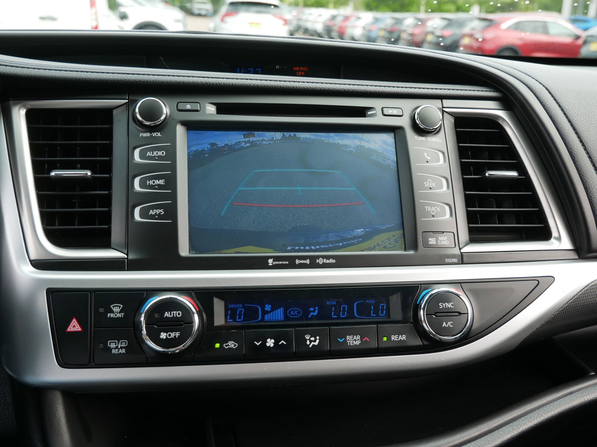 Used 2019 Toyota Highlander SE AWD/4WD image 29
