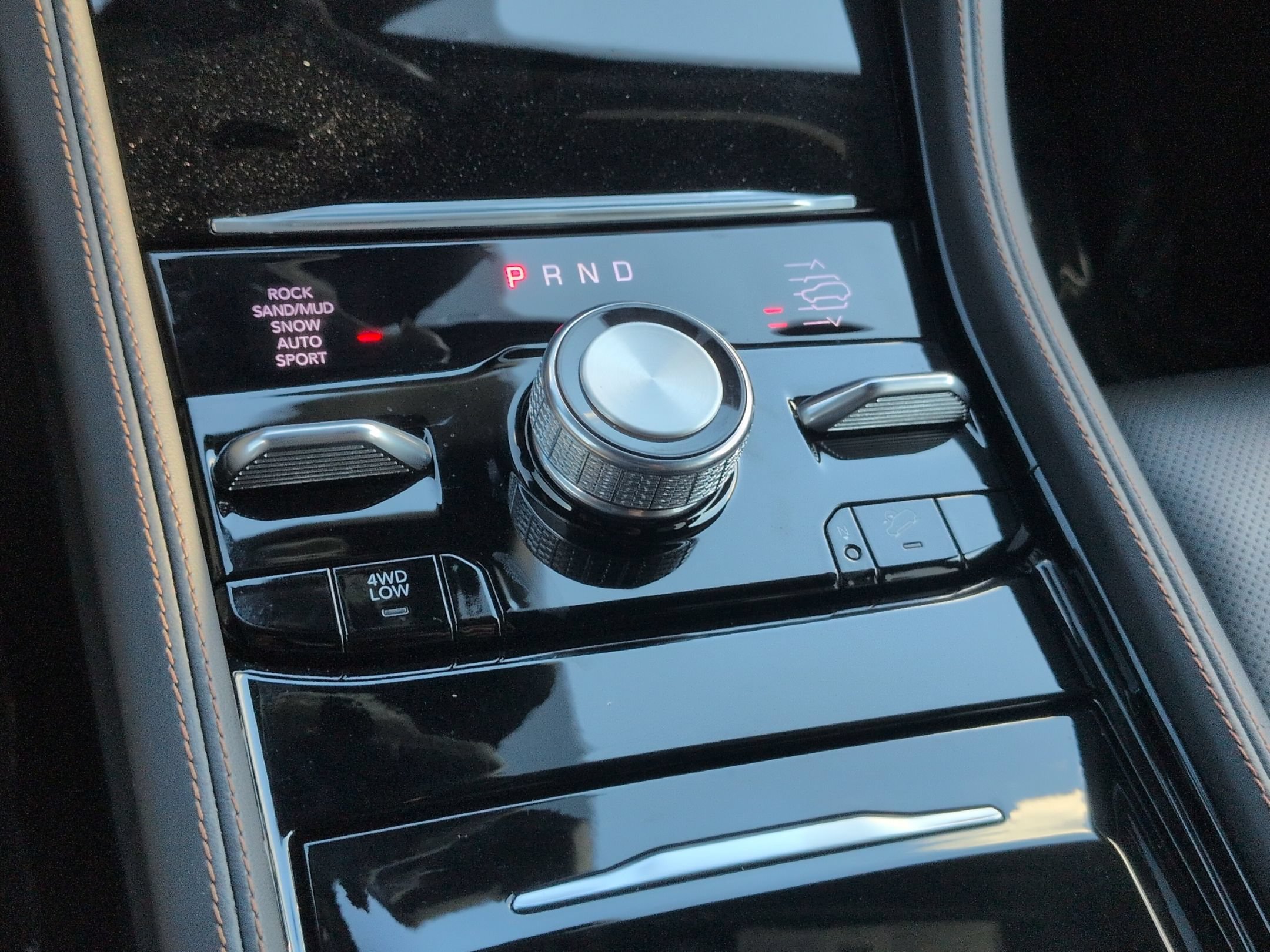 Used 2024 Jeep Grand Cherokee Summit AWD/4WD image 27
