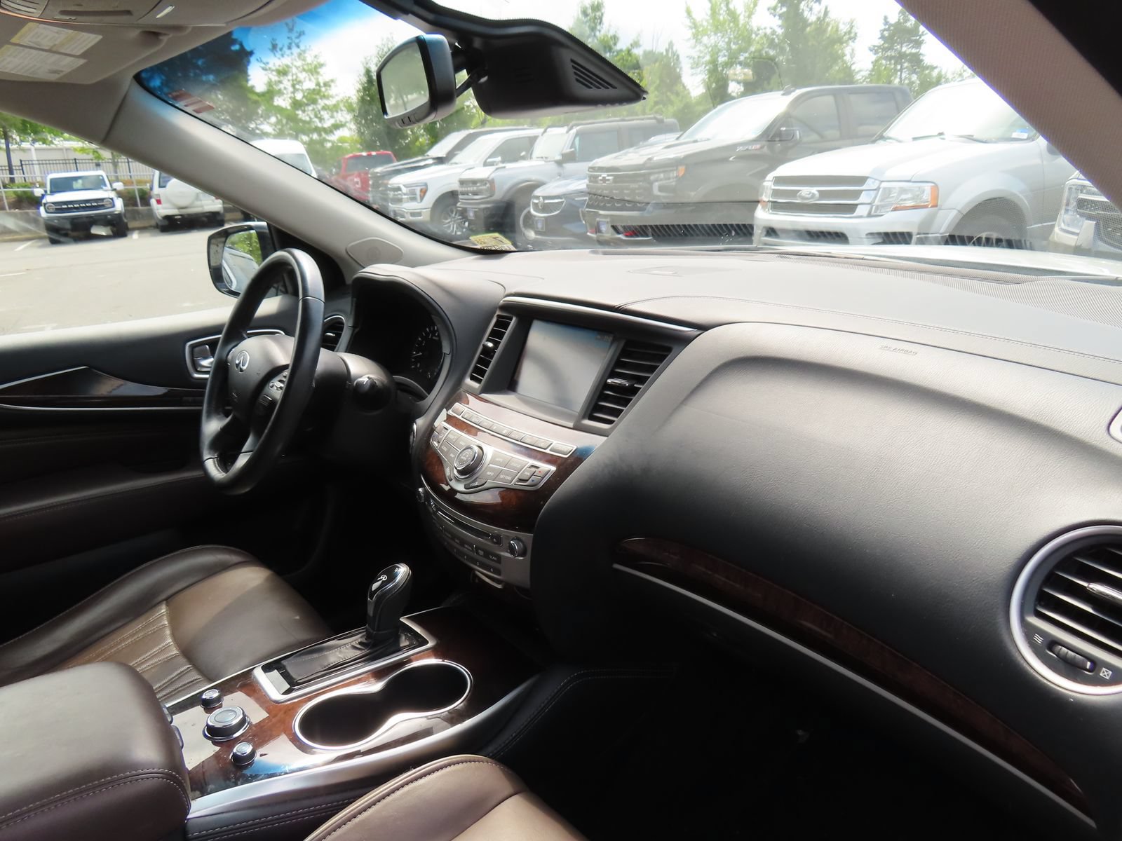 Used 2018 INFINITI QX60 Luxe w/ Deluxe Technology Package AWD/4WD image 15