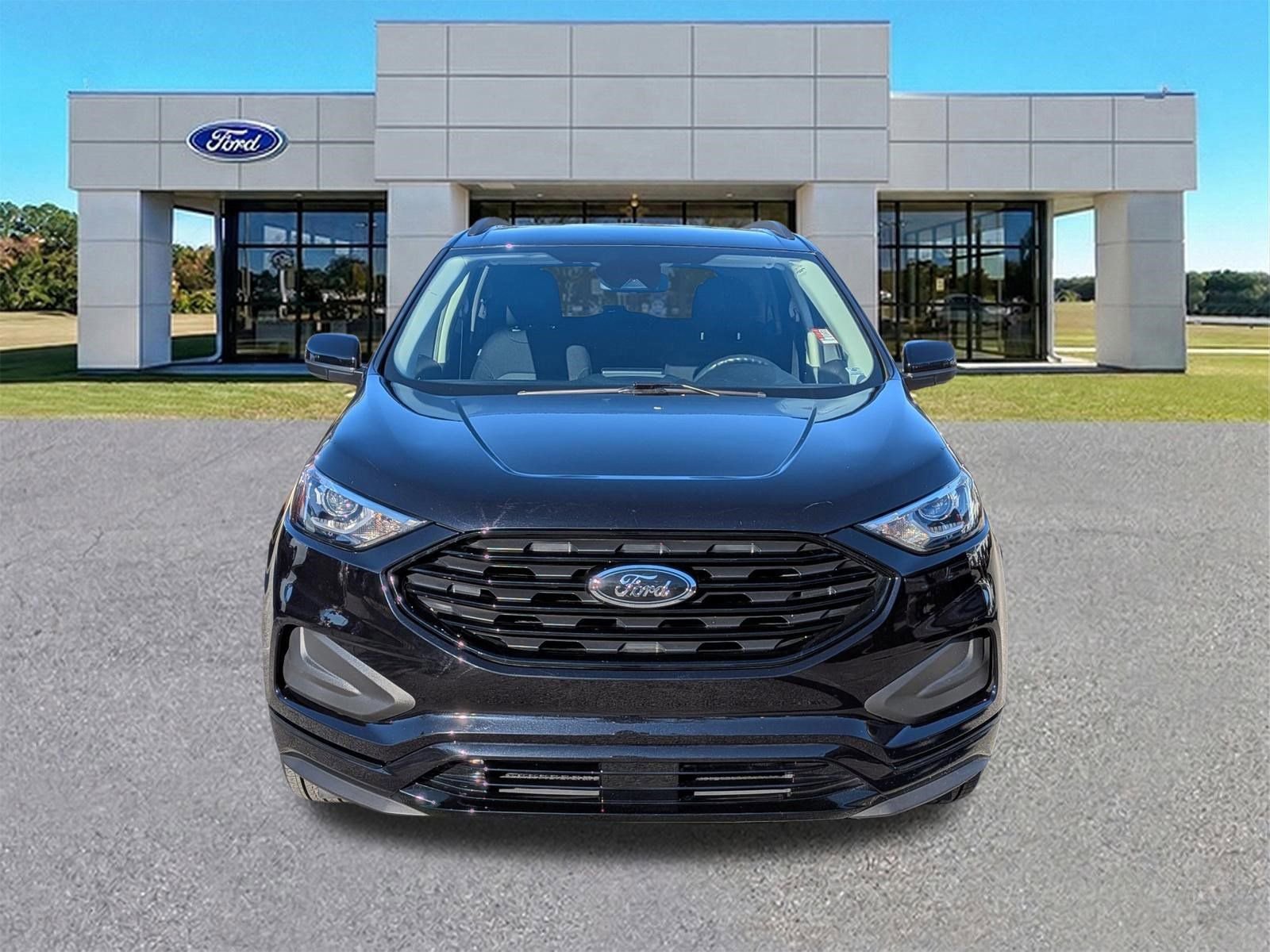 Certified 2022 Ford Edge SE w/ Black Appearance Package image 9