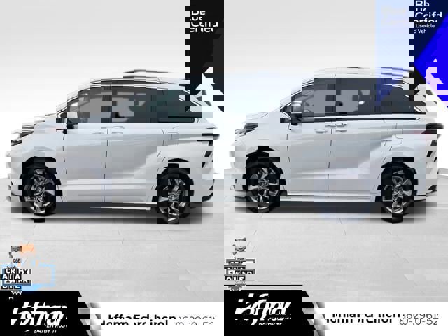 Used 2025 Toyota Sienna XLE image 3
