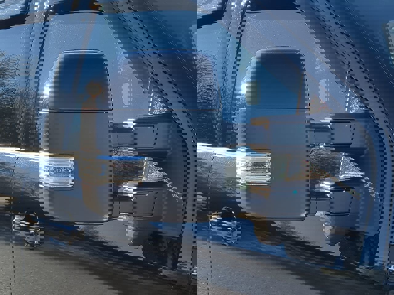 Certified 2025 Ford F450 Platinum w/ FX4 Off-Road Package image 10