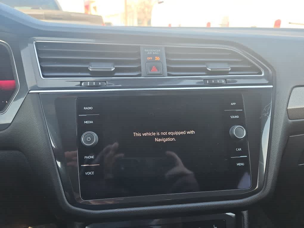 Used 2022 Volkswagen Tiguan SE R-Line image 17