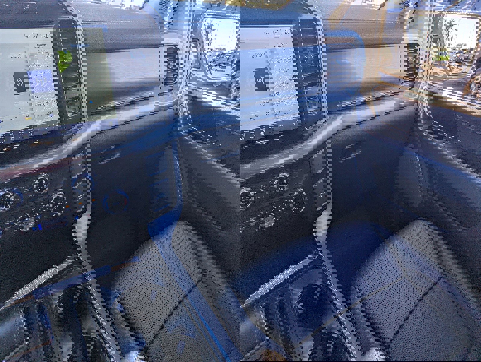 Certified 2023 Ford F150 Lariat w/ Max Trailer Tow Package image 18