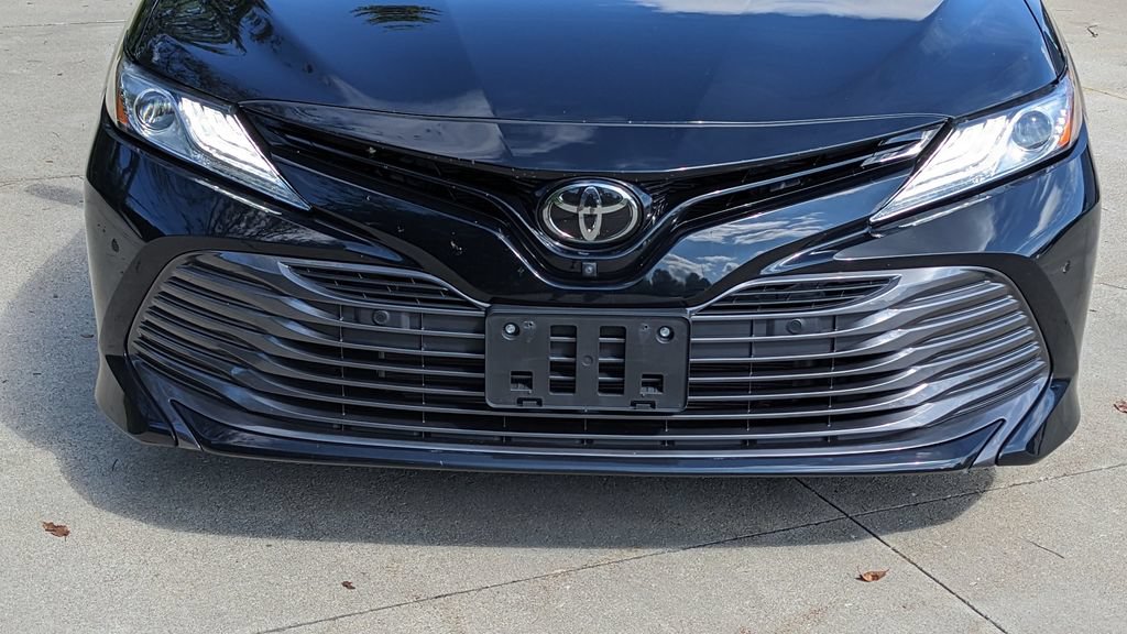 Used 2018 Toyota Camry XLE FWD image 9