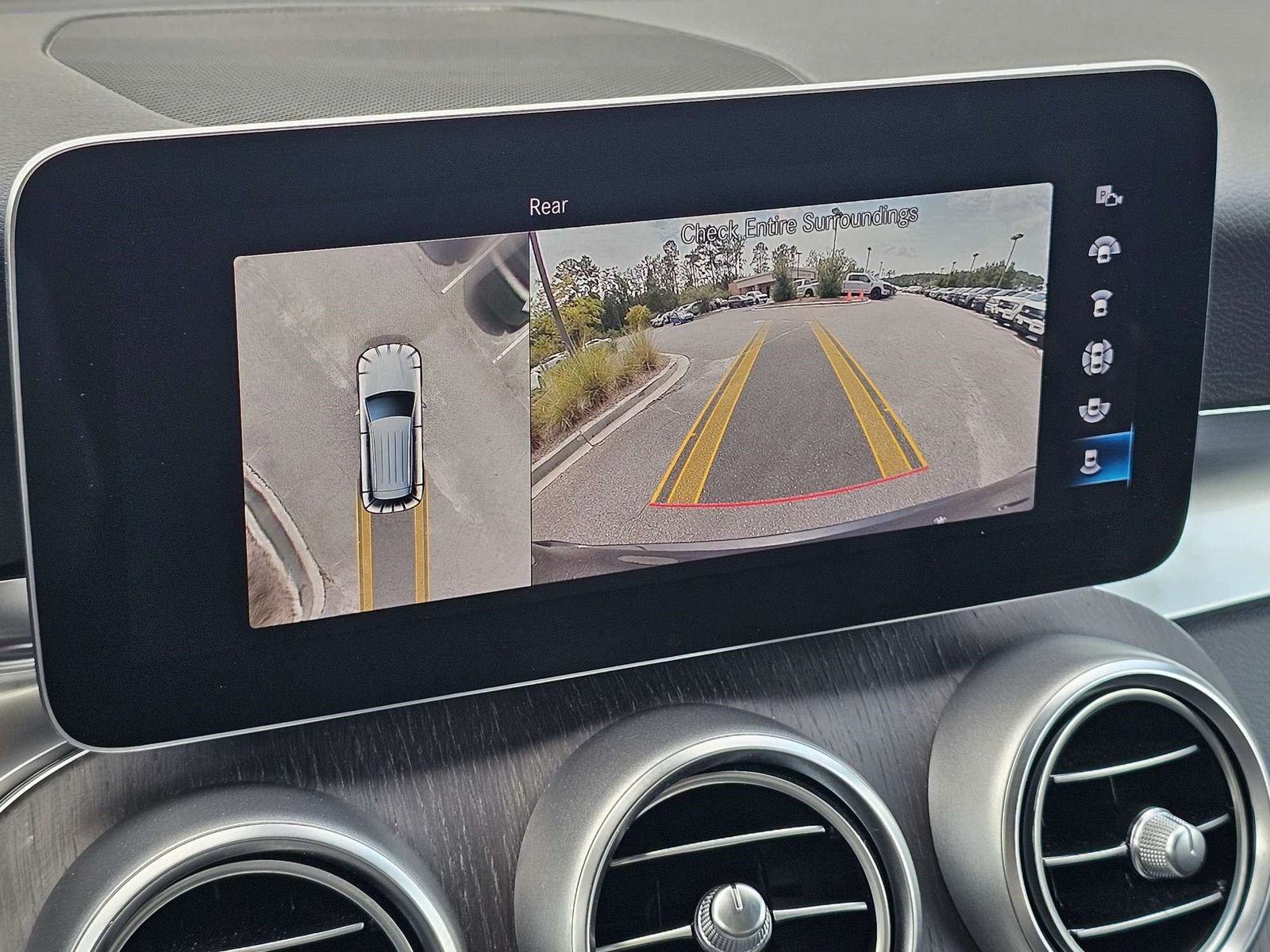 Used 2022 Mercedes-Benz GLC 300 4MATIC w/ Multimedia Package Lite image 25