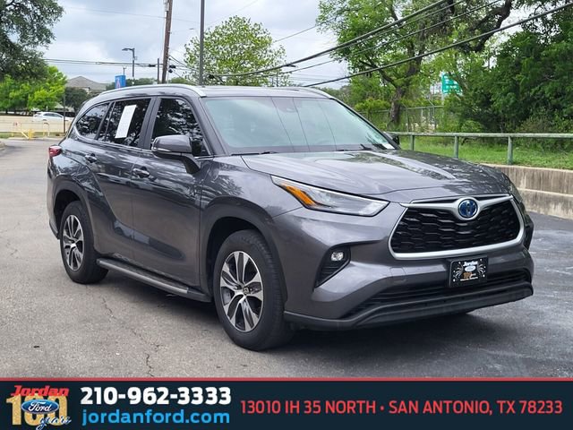 Used 2023 Toyota Highlander XLE FWD image 7