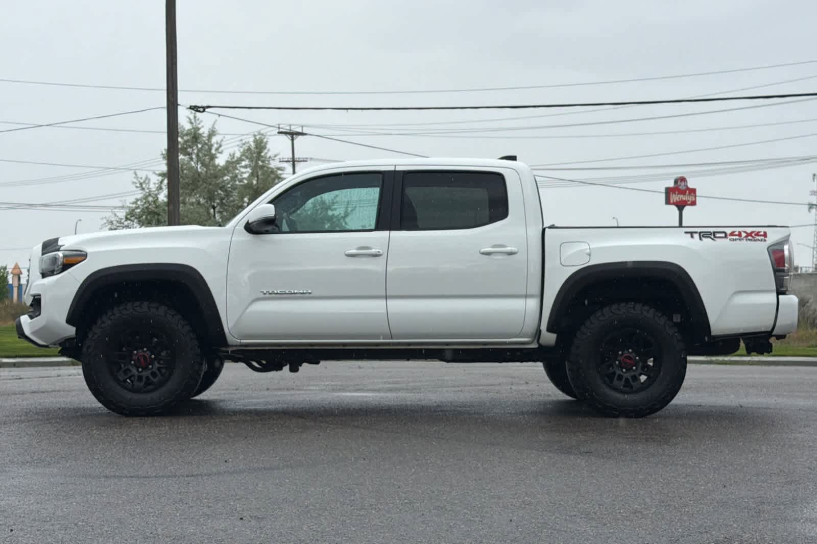 Used 2020 Toyota Tacoma TRD Off-Road w/ Technology Package AWD/4WD image 5