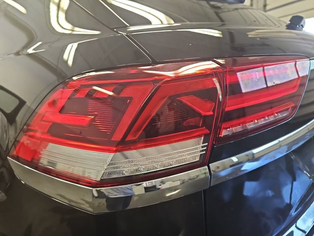Used 2023 Volkswagen Atlas Cross Sport SE AWD/4WD image 31