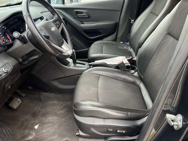Used 2017 Chevrolet Trax LT w/ LT Convenience Package image 17