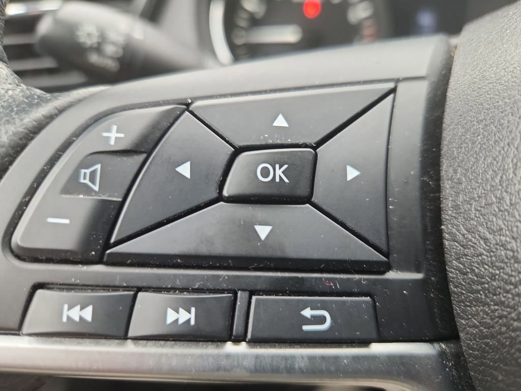 Used 2019 Nissan Rogue SV image 29