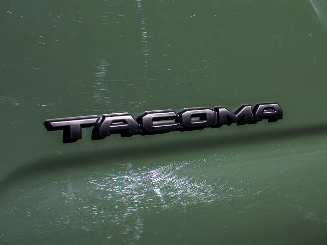 Used 2021 Toyota Tacoma TRD Off-Road image 10