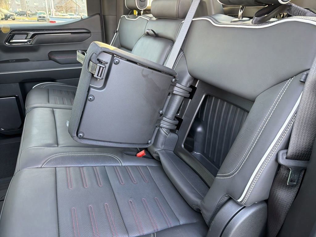 Used 2025 GMC Sierra 1500 AT4X image 40
