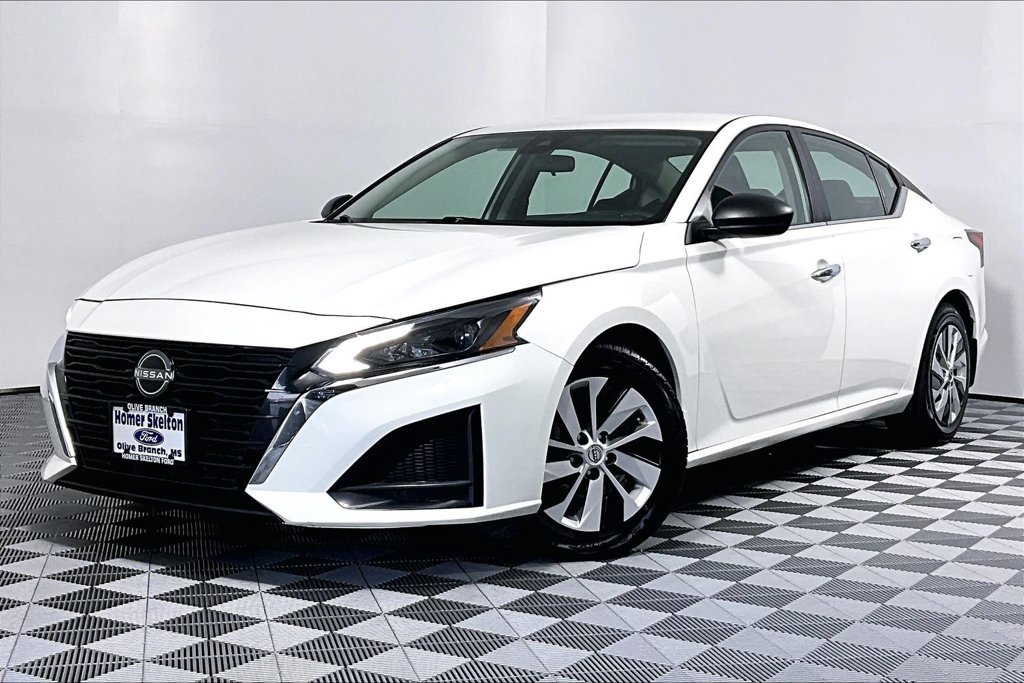 Used 2024 Nissan Altima 2.5 S FWD image 2