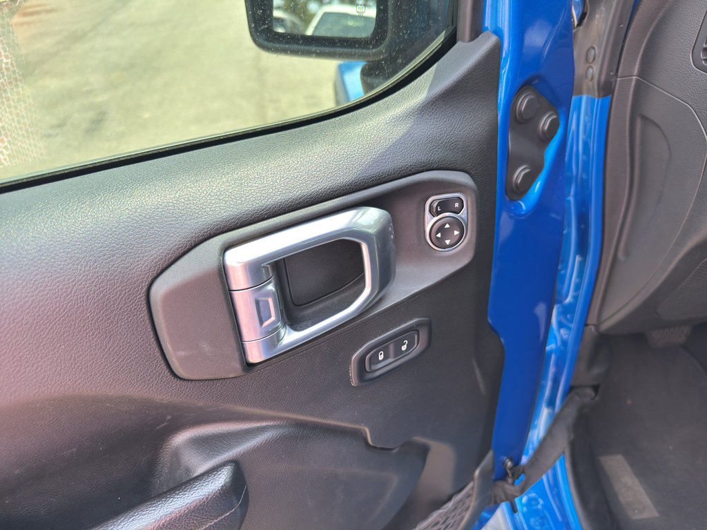 Used 2022 Jeep Gladiator Sport AWD/4WD image 10
