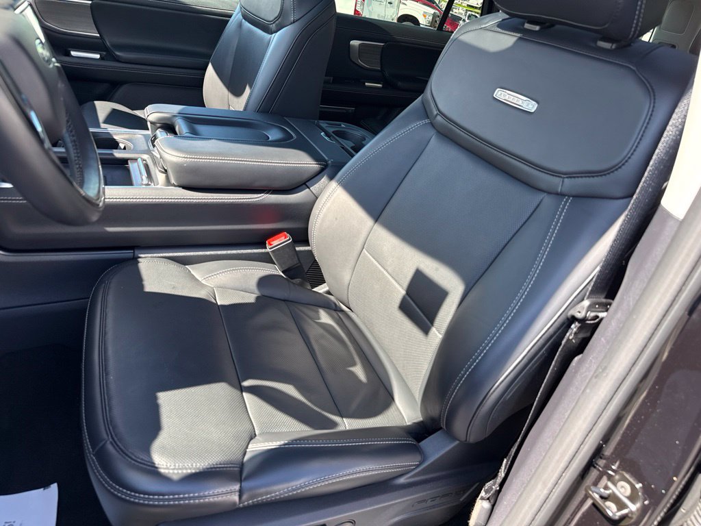 Certified 2025 Ford Expedition Platinum AWD/4WD image 16
