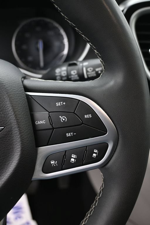 Used 2023 Chrysler Pacifica Touring-L FWD image 20