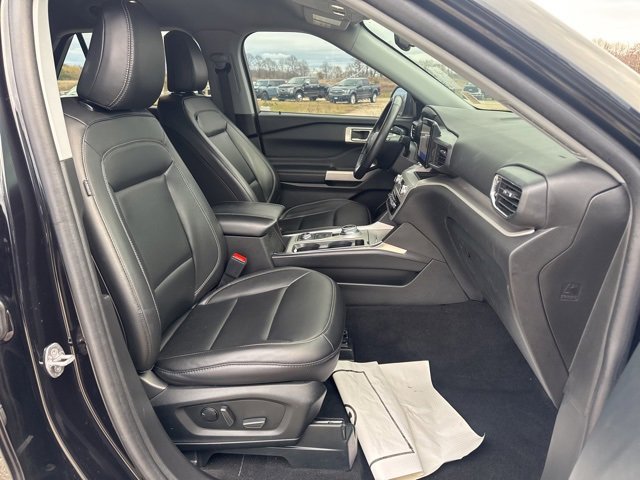 Certified 2023 Ford Explorer XLT w/ Equipment Group 202A image 16
