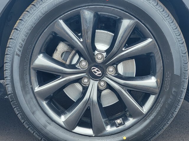 Used 2017 Hyundai Santa Fe Sport AWD/4WD image 16