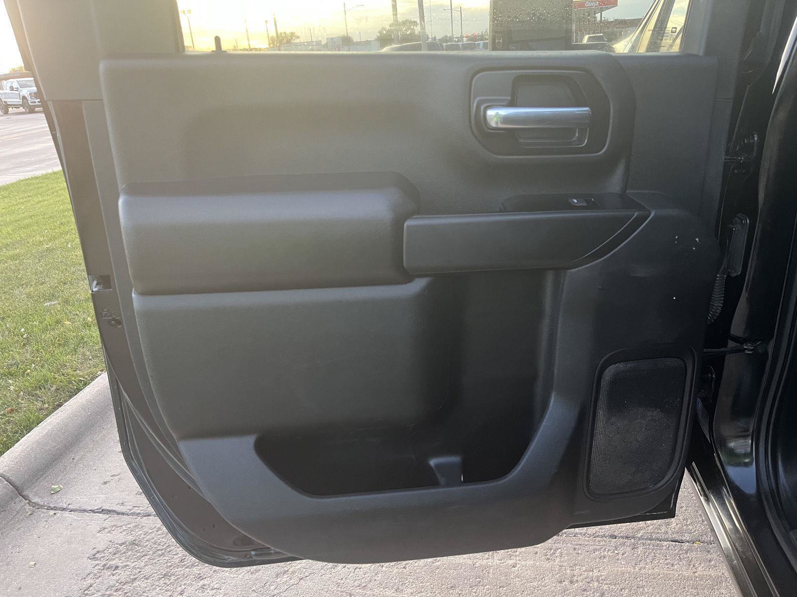 Used 2022 Chevrolet Silverado 2500 Custom w/ Custom Value Package AWD/4WD image 12
