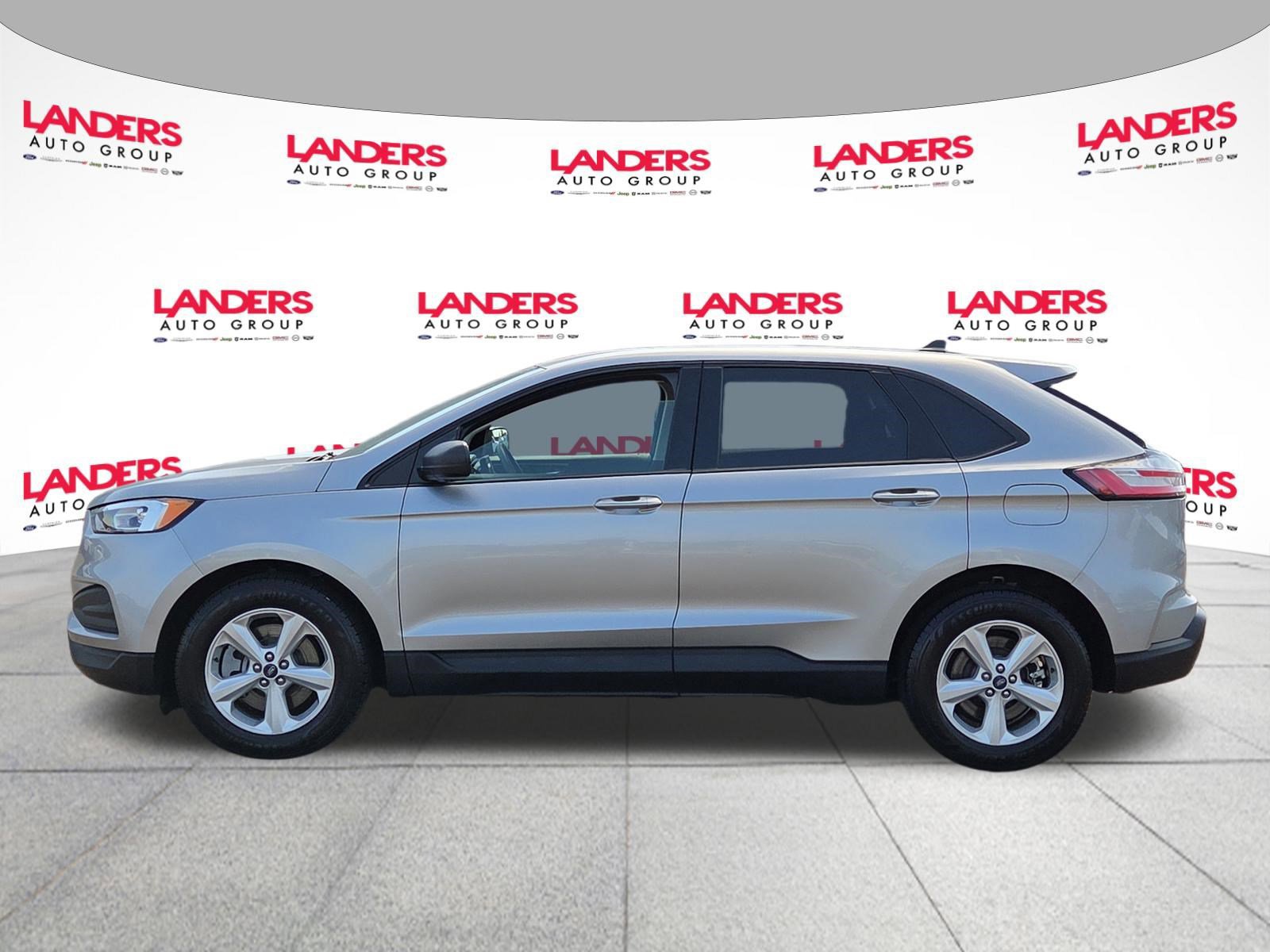 Certified 2022 Ford Edge SE image 2