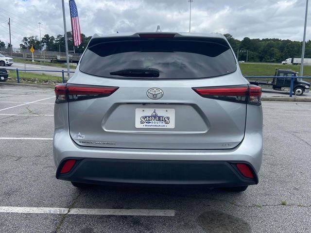 Used 2020 Toyota Highlander XLE FWD image 4