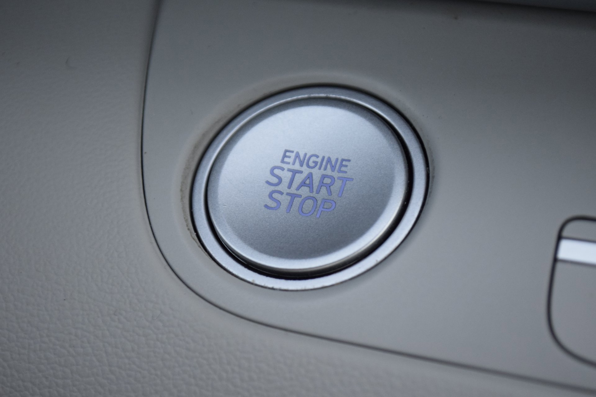 Used 2024 Hyundai Elantra Limited image 17