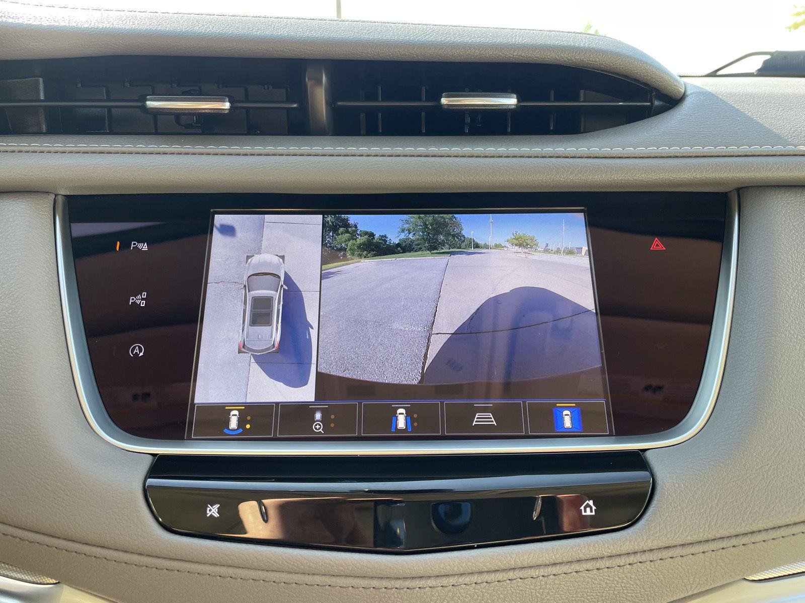 Used 2025 Cadillac XT5 Premium Luxury w/ Technology Package AWD/4WD image 25