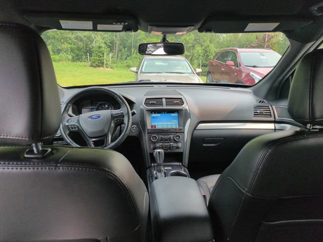 Certified 2018 Ford Explorer XLT w/ Equipment Group 202A AWD/4WD image 23