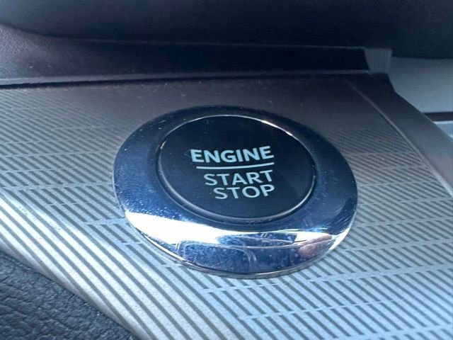 Certified 2022 Ford Explorer XLT w/ Equipment Group 202A image 25