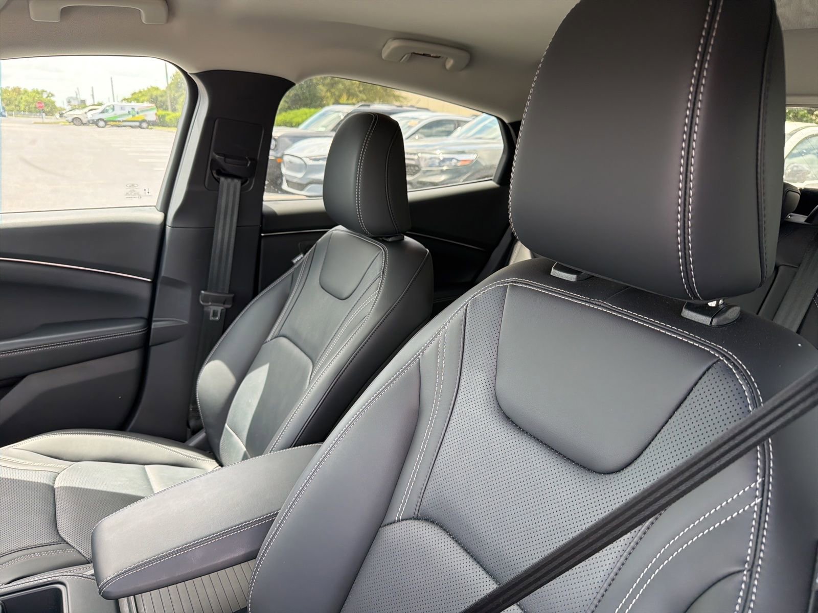 Certified 2025 Ford Mustang Mach-E Premium image 18