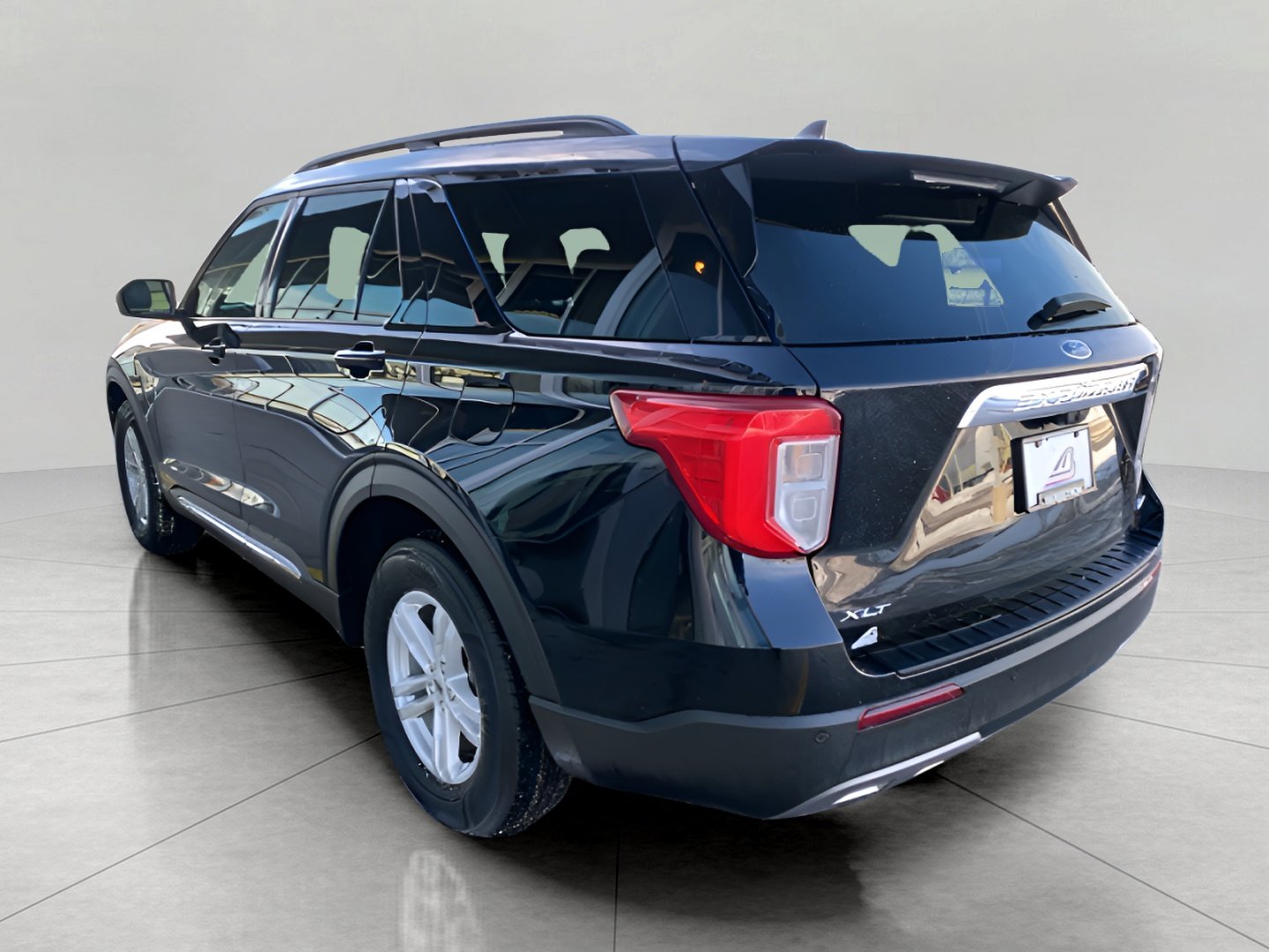 Certified 2024 Ford Explorer XLT w/ Equipment Group 202A image 7