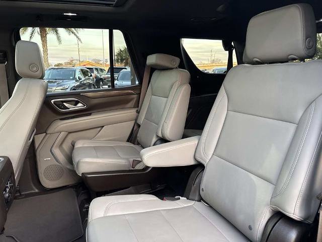 Used 2022 Chevrolet Tahoe Z71 w/ Luxury Package AWD/4WD image 19