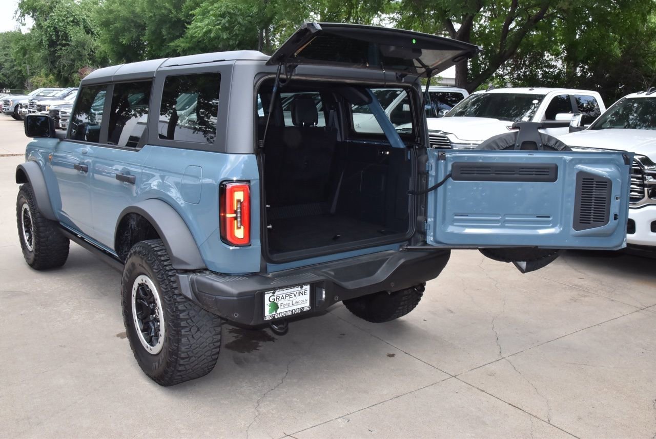 Certified 2023 Ford Bronco Badlands w/ Sasquatch Package AWD/4WD image 43