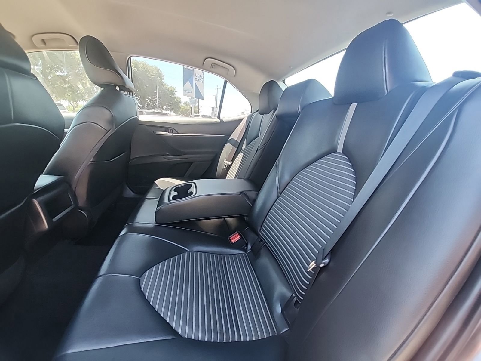 Used 2022 Toyota Camry SE w/ Convenience Package FWD image 8