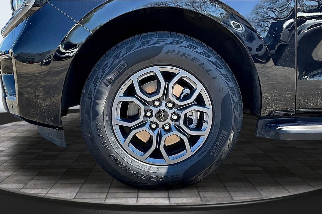 Certified 2025 Ford Expedition Active AWD/4WD image 35