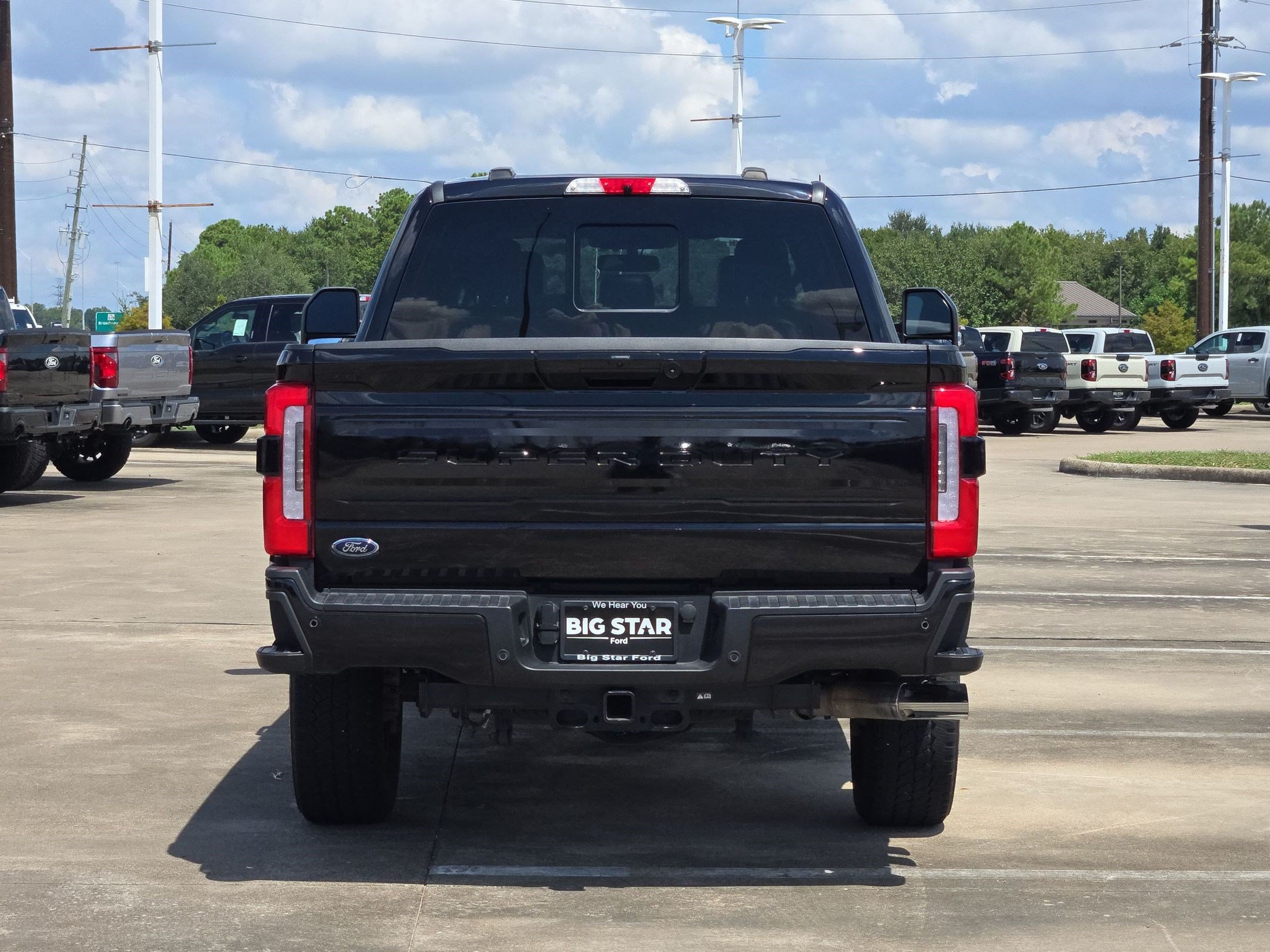 Certified 2025 Ford F250 Platinum w/ FX4 Off-Road Package AWD/4WD image 6