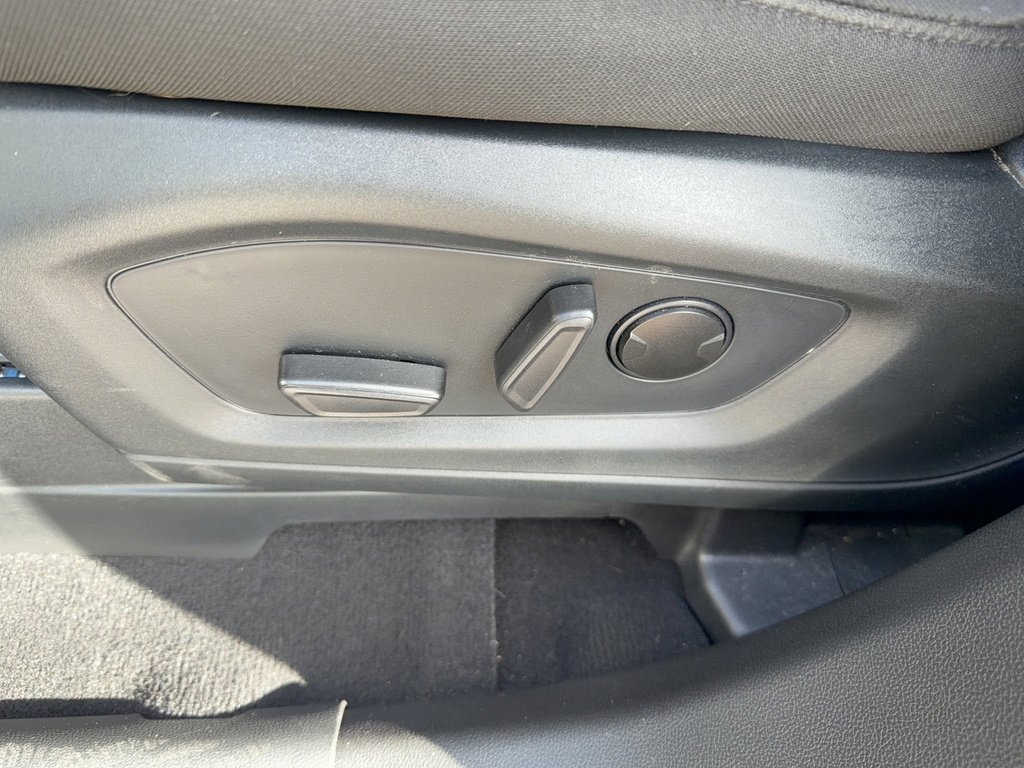 Certified 2023 Ford Explorer XLT image 32