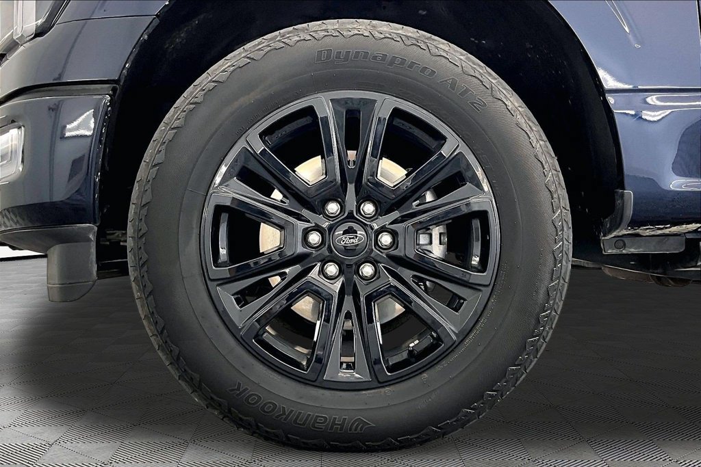 Certified 2025 Ford F150 Platinum w/ Equipment Group 702A High AWD/4WD image 9