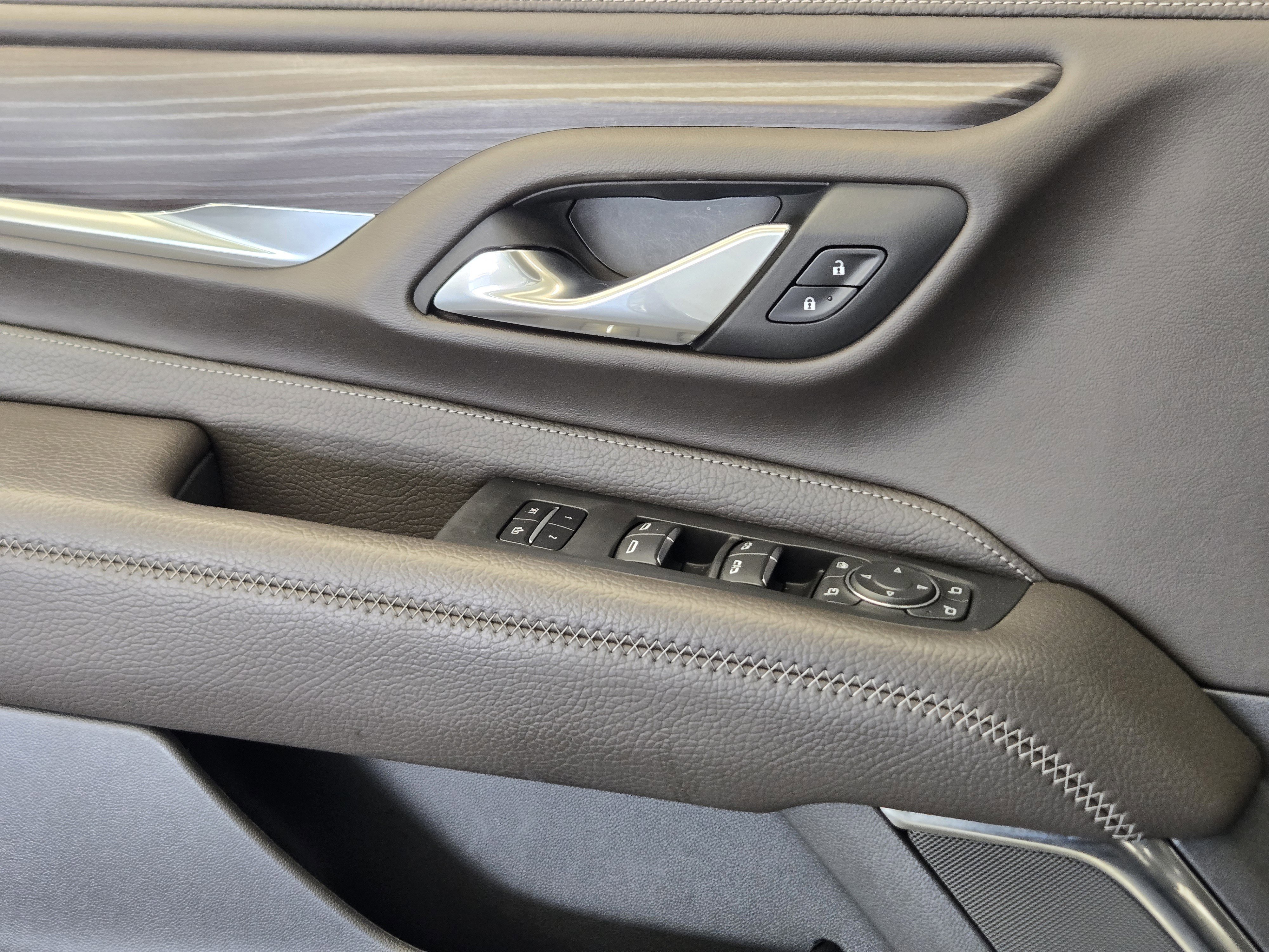 Used 2023 GMC Yukon XL Denali w/ Advanced Technology Package image 22