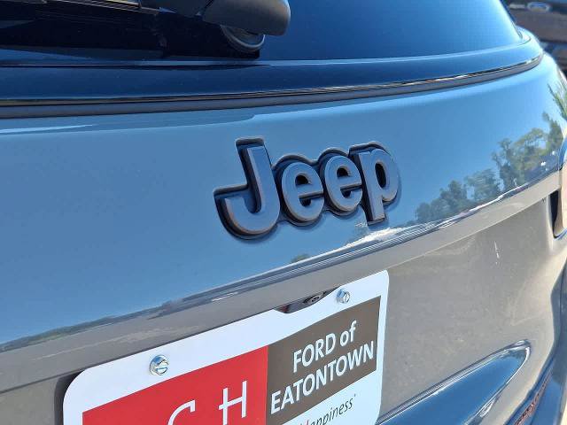 Used 2024 Jeep Compass Trailhawk AWD/4WD image 28