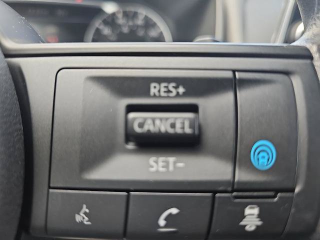 Used 2024 Nissan Rogue SV AWD/4WD image 18
