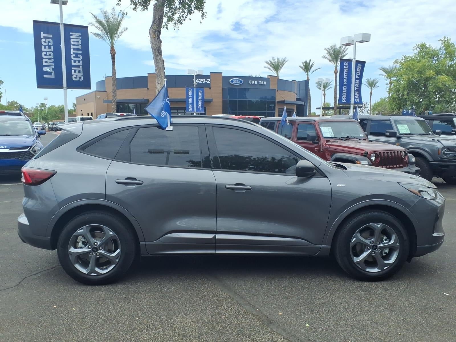 Certified 2024 Ford Escape ST-Line w/ Tech Pack #1 FWD image 3
